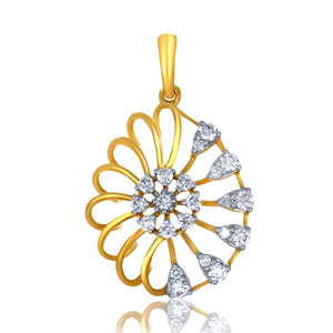 Pendentif classique en or jaune avec diamants ronds brillants cultivés en laboratoire pour un usage quotidien, style féminin - Product Image 1