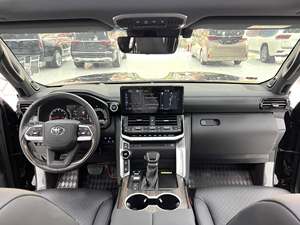 Toyota Land Cruiser LC300 VXR Usado 2023 - Product Image 4