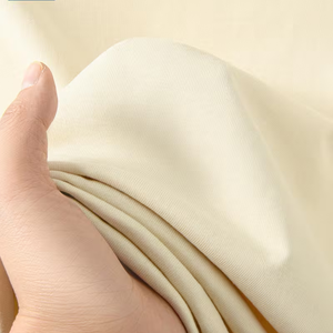 T-shirt homme 100% coton, coupe épaules tombantes, disponible en différentes tailles et couleurs, avec logo. - Product Image 5