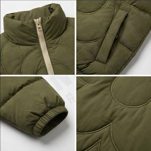 Veste matelassée pour hommes avec logo personnalisé des plus tendances du service OEM Veste long manteau garder au chaud Veste en duvet d'hiver pour hommes en duvet de canard - Product Image 4