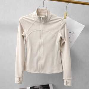 Vêtements de yoga performants pour femmes, pour des activités de fitness et un usage quotidien, offrant une liberté de mouvement. - Product Image 5