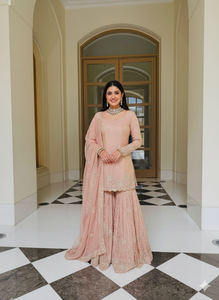 Ensemble élégant JMC en soie, salwar kameez et dupatta, orné de broderies fines et de sequins, idéal pour les fêtes, style Bollywood - Product Image 2