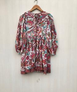 Robe courte décontractée en coton respirant à motif indien, col en V, imprimée, pour femme, avec manches longues et dentelle, idéale comme tenue de nuit. - Product Image 4