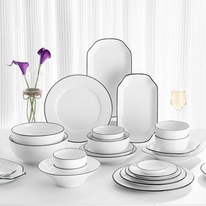 Services de vaisselle en porcelaine pour restaurants en gros – Assiettes minimalistes à lignes noires, sans BPA, compatibles micro-ondes - Product Image 1