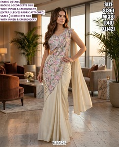 Ensemble de fête traditionnel Emerald Bloom - Robe longue pour femme à séchage rapide - Product Image 1