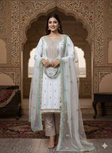 Ensemble Palazzo en Soie Crêpe Blanche de Qualité Supérieure avec Broderie de Sequins Riche et Dupatta en Tulle Papillon pour Mariage, Festival et Soirée - Product Image 5