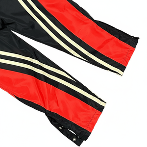 Conjunto deportivo de nailon personalizado para hombre, chaqueta cortavientos con cremallera y pantalones deportivos con logo impreso personalizado - Product Image 4