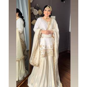 Hermosa parte superior e inferior de fiesta con Dupatta Talla XL - Product Image 2