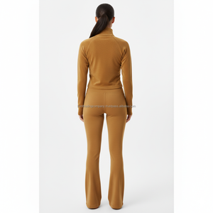 Ensemble de survêtement en velours pour femme, marque privée, avec logo personnalisé, pantalon évasé coupe bootcut et veste zippée, luxe, doux, 2 pièces, décontracté, uni - Product Image 5