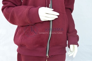 Survêtement deux pièces bordeaux pour femme, coupe classique, en tissu peigné, écologique, collection automne, étiquette personnalisée, commande en gros - Product Image 3