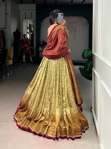 ชุดเลเฮนกาโชลีคุณภาพเยี่ยมแบบกึ่งสำเร็จรูปสำหรับเจ้าสาวและชุดอินเดียแบบดั้งเดิม มีจำหน่ายในราคาที่เข้าถึงได้จากอินเดีย - Product Image 5