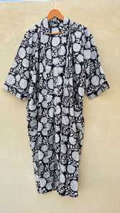 Kimono de luxe en coton imprimé, robe de détente, robe florale, kimono en coton imprimé à la main avec de magnifiques motifs floraux - Product Image 3