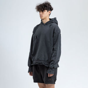 Sudadera con Capucha de Forro Polar para Hombre, Personalizable, de Alta Calidad, 100% Algodón, Corte Regular, Color Negro, con Logotipo Estampado y Efecto Desgastado - Product Image 2