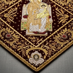 ชุดนักบวชไบแซนไทน์แบบสั่งทำพิเศษ พร้อมลายภาพพระกุมารเยซูและพู่ห้อย - Product Image 3