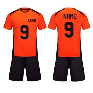 Tenue de football de performance haut de gamme, respirante, durable, au design personnalisé, élégante, confortable et résistante à la décoloration - Product Image 2