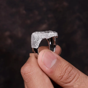 Anillo de Lujo con Moissanita, Diseño de Cruz, con Incrustaciones de Baguette, Estilo Hip Hop, Tono Plateado, Joyería Religiosa Audaz - Product Image 5