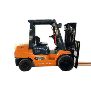 Chariot élévateur diesel d'occasion Toyota 30 à bas prix, en bon état de marche - Product Image 1