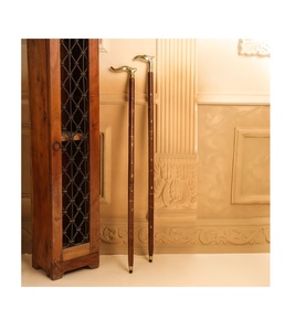 Canne de marche design en laiton et bois avec finition haut de gamme pour une mobilité élégante et une touche décorative - Product Image 1