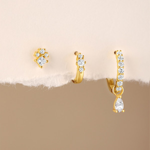 Juego de pendientes de plata 925 al por mayor con circonitas cúbicas, diseño marquesa, tipo stud, huggie, hoop y colgante - Product Image 2