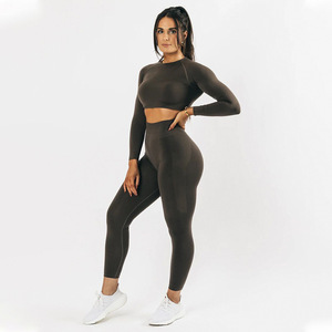 Conjunto de Yoga de 2 Piezas para Mujer, Top Corto de Manga Larga con Cuello Redondo, Pantalones de Cintura Alta, Verde Sólido, Spandex, Poliéster, Ropa Deportiva - Product Image 2