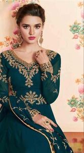 Robe longue brodée en mousseline de soie, nouvelle collection 2022 - Product Image 2