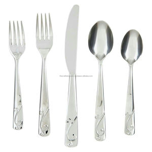 Juego de Cubiertos de Metal Clásico con Forma Atemporal que Garantiza un Uso Versátil para Hogares, Hoteles y Espacios de Comedor Profesionales - Product Image 2