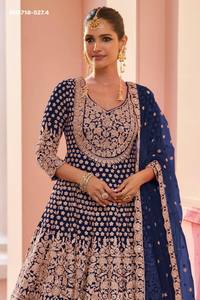 Conjunto de Falda, Top y Dupatta de Georgette de Primera Calidad con Bordado y Trabajo a Mano, de Aspecto Elegante, Exportador de Moda Femenina - Product Image 3