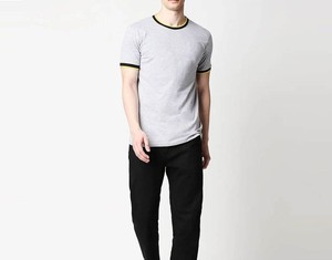 T-shirt à col rond pour homme en jersey de coton doux, tissu respirant et léger, coupe confortable, décontracté, à porter au quotidien, style moderne et minimaliste - Product Image 4