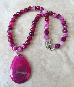 Luxury Resin <b>Neckless</b> Jewelry Best Quality Latest Design for Womens Party ware - Product Image 1