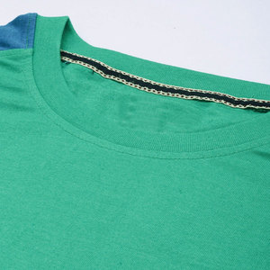 เสื้อยืดคอกลมแขนสั้นผู้ชาย สีเขียว-น้ำเงิน ทรงเข้ารูป แห้งเร็ว ผ้าถักเนื้อนุ่ม สวมใส่สบาย ความยาวปกติ ผลิตจากโพลีเอสเตอร์ 100% - Product Image 6