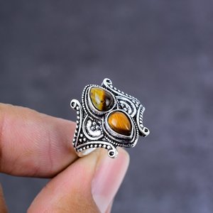 Anillo de plata chapada hecho a mano con piedra natural de ojo de tigre, talla 7 - Product Image 1