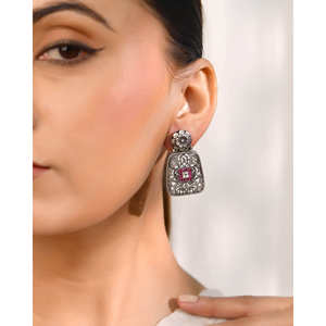 Pendientes de Plata de Ley con Diseño de Jaali de Meera Jaipur - Product Image 1