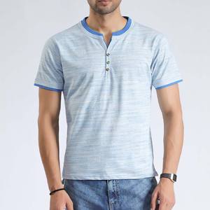 Nouveau design T-shirt polo homme à manches courtes bleu clair Henley en coton et polyester tendance avec col boutonné Vente en gros Streetwear - Product Image 1