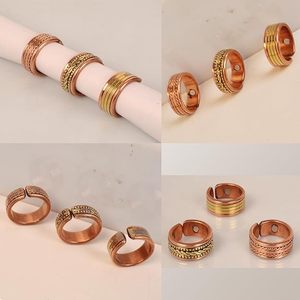 Anillos Apilables de Cobre a la Moda – Colección de Accesorios de Metal Mixto Ajustables, Juego de Anillos con Grabado de Corazón en Venta - Product Image 3