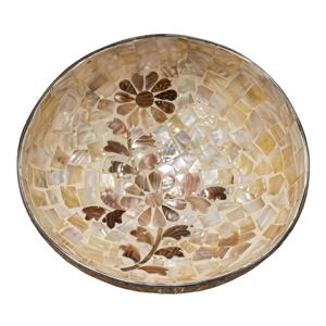Bol en coquille de noix de coco avec gravure raffinée, matériau écologique, finition polie pour cuisines - Product Image 2
