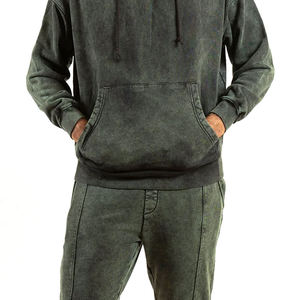 Ensemble de jogging pour homme premium en molleton 100% coton, avec logo personnalisé, pour l'hiver, style streetwear et entraînement. - Product Image 3