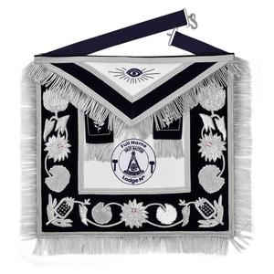 Delantal Masónico de Past Master para Logia Azul - Bordado a Mano Personalizable con Hilos Plateados y Terciopelo Azul, Venta al por Mayor Personalizada - Product Image 1