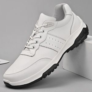 Chaussures décontractées blanches en cuir véritable pour hommes, baskets tendance en cuir de vache souple pour l'automne, confortables et légères pour le quotidien - Product Image 1