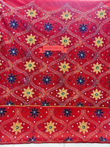 Blouse élégante George en polyester modal brodé, sans manches, style africain, ornée de perles lourdes, écologique et moderne - Product Image 2