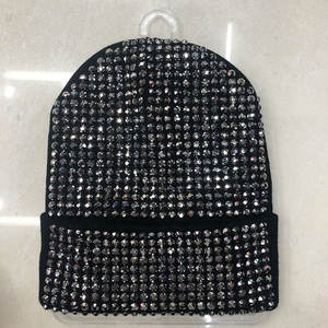 Gorro de Invierno de Punto con Pedrería Brillante y Diseño a Cuadros, Bordado 3D, Tejido de Mezcla de Lana - Suave y Cálido - Product Image 5