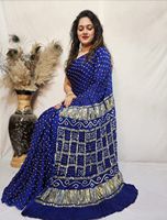 Saree Katun Tradisional Wanita India Warna Merah Dengan Pola Bordir Panjang Lantai Model Longgar Untuk Pernikahan Semua Musim