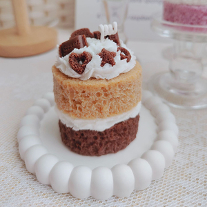 Vente en gros de bougies parfumées en forme de gâteau bougies fantaisie décoratives à la cire de soja bougie créative aromatique de luxe de marque privée pour les fêtes de fin d'année - Product Image 4