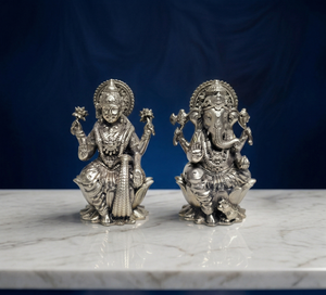 พระโลหิตพระลักษมีพระไคปีช รูปดอกบัวยาว ชุบเงินแท้ 999 จาก Jaipur Metals |   ทองเหลืองแท้ 100% |   7 x 6 x 5.5 ซม. |   97 กรัม |   พูจาและของขวัญ - Product Image 1