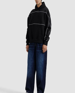 Sweat-shirt à capuche noir surdimensionné pour homme, détails rayés blancs, coton French Terry, style décontracté, streetwear d'automne - Product Image 4
