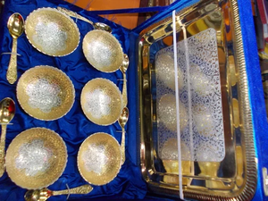 Bandeja de servir chapada en oro premium con 6 tazones, juego de vajilla real para frutas secas, dulces y bocadillos - Product Image 1
