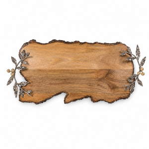 Plateau de service rustique en bois massif avec poignées en branche d'olivier argentée, planche à fromage en bois naturel de qualité supérieure - Product Image 1