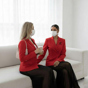 Conjunto de faldas transpirables OEM personalizadas para mujer, top corto con capucha y estampado de logotipo informal, conjunto de faldas con capucha para invierno. - Product Image 3