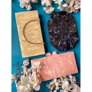 Bolso de Mano de Resina de Diseño para Mujer, Accesorios de Moda de Cristal, RR ENTERPRISES India - Product Image 1