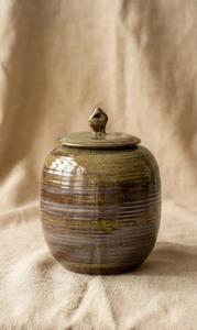 ชุดโหลเก็บของในครัวลายสนุกสนาน พร้อมฝาปิดในตัวและที่วางช้อน ผิวเคลือบเงา ใช้ตกแต่งและจัดระเบียบได้อย่างมีสไตล์ เหมาะสำหรับเก็บของในครัว - Product Image 3