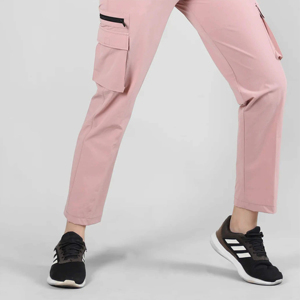 Pantalons cargo pour femmes confortables et tendance - Matériel de haute qualité - Parfaits pour les tenues décontractées et les aventures en plein air - Product Image 4